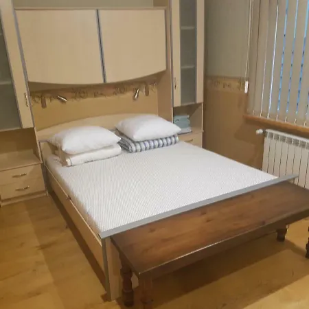 Cozy Two Bedroom Apartment